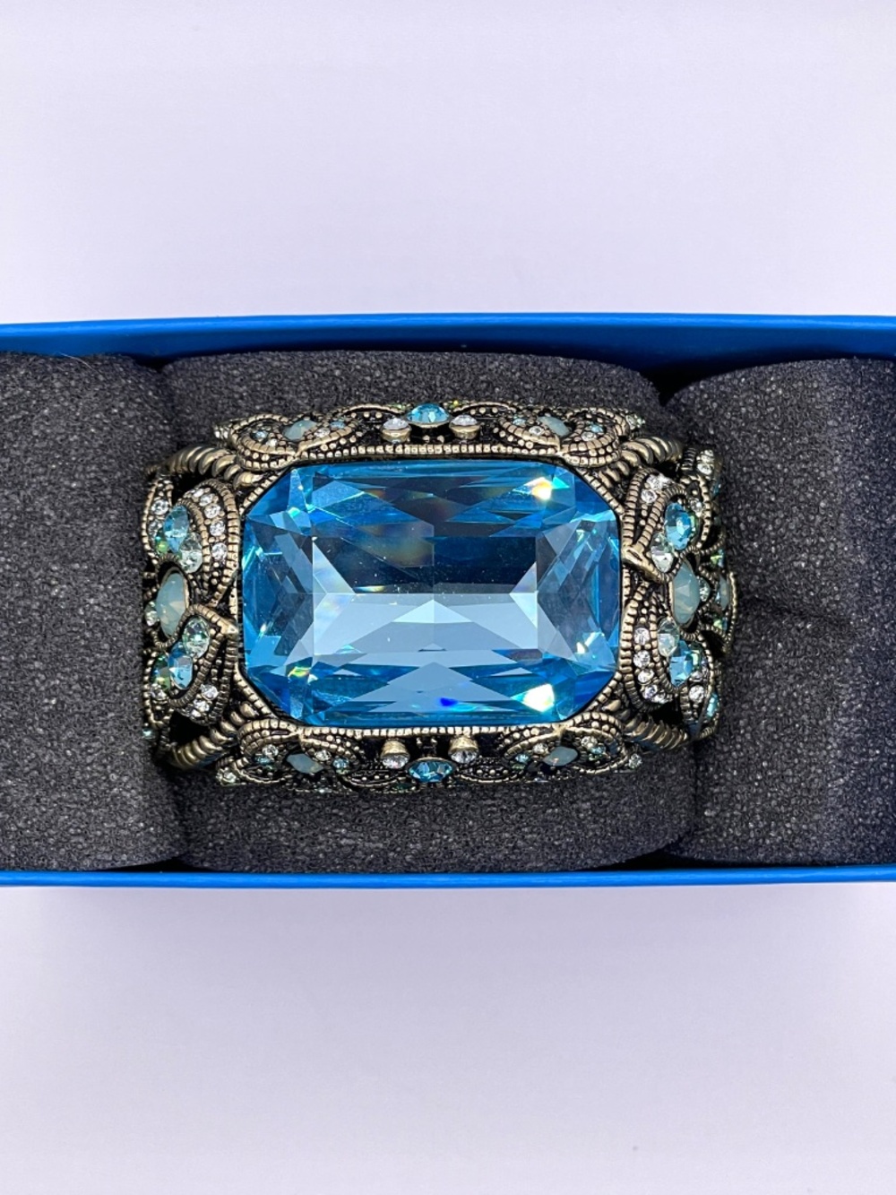 Heidi Daus Dazzling Damoiselle Chunky Statement Bracelet 6 3/4" - Picture 3 of 16